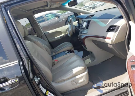 2013 Toyota Sienna Xle 7 Passenger z USA, uszkodzony, nr VIN 5TDDK3DC8DS064047